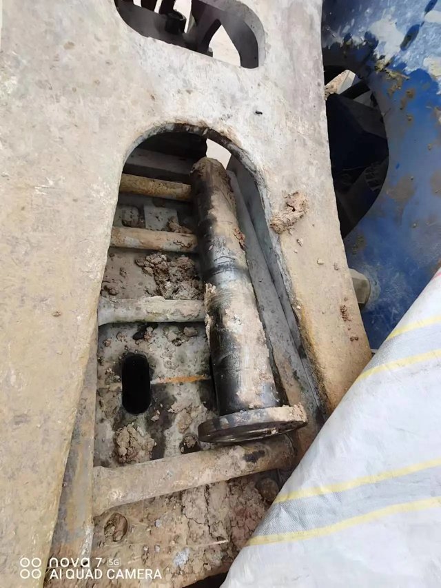 ZE550EK-10-1110 | Built Mar 2021 | 3,731 hrs | Parked Weinan — Fitted with Tianke 200 hydraulic breaker