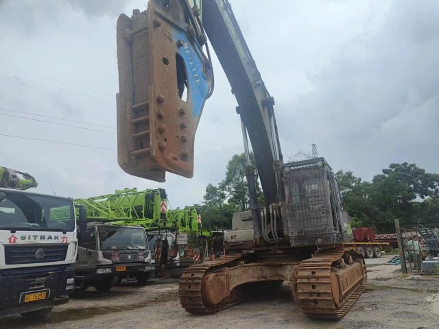 ZE550EK-10-1146 | Built Apr 2021 | 2,950 hrs | Parked Huizhou, Guangdong — Fitted with Belit 195 hydraulic breaker (贝利特195破碎锤)