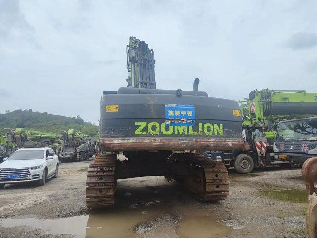 ZE550EK-10-1146 | Built Apr 2021 | 2,950 hrs | Parked Huizhou, Guangdong — Fitted with Belit 195 hydraulic breaker (贝利特195破碎锤)