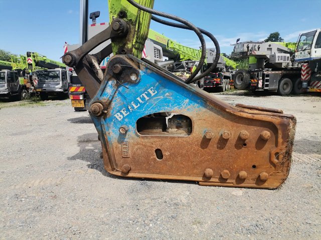 ZE550EK-10-1146 | Built Apr 2021 | 2,950 hrs | Parked Huizhou, Guangdong — Fitted with Belit 195 hydraulic breaker (贝利特195破碎锤)