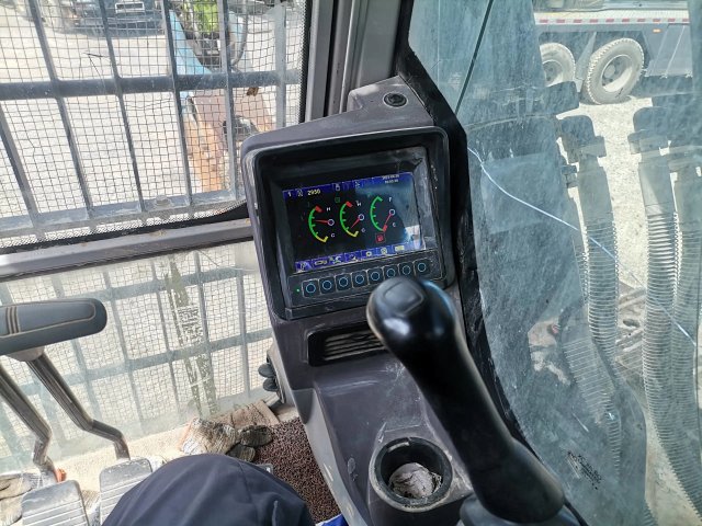 ZE550EK-10-1146 | Built Apr 2021 | 2,950 hrs | Parked Huizhou, Guangdong — Fitted with Belit 195 hydraulic breaker (贝利特195破碎锤)