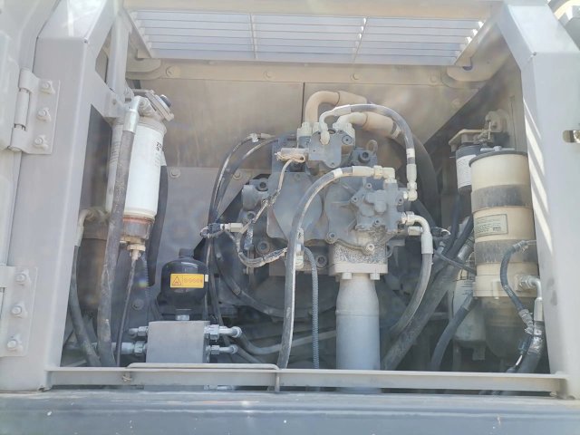 ZE550EK-10-1146 | Built Apr 2021 | 2,950 hrs | Parked Huizhou, Guangdong — Fitted with Belit 195 hydraulic breaker (贝利特195破碎锤)