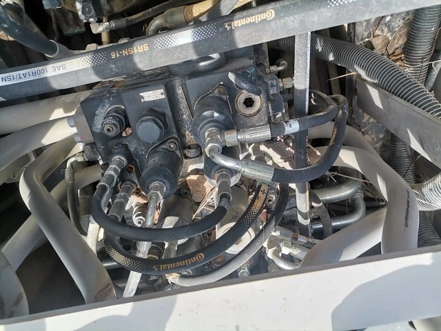 ZE550EK-10-1146 | Built Apr 2021 | 2,950 hrs | Parked Huizhou, Guangdong — Fitted with Belit 195 hydraulic breaker (贝利特195破碎锤)