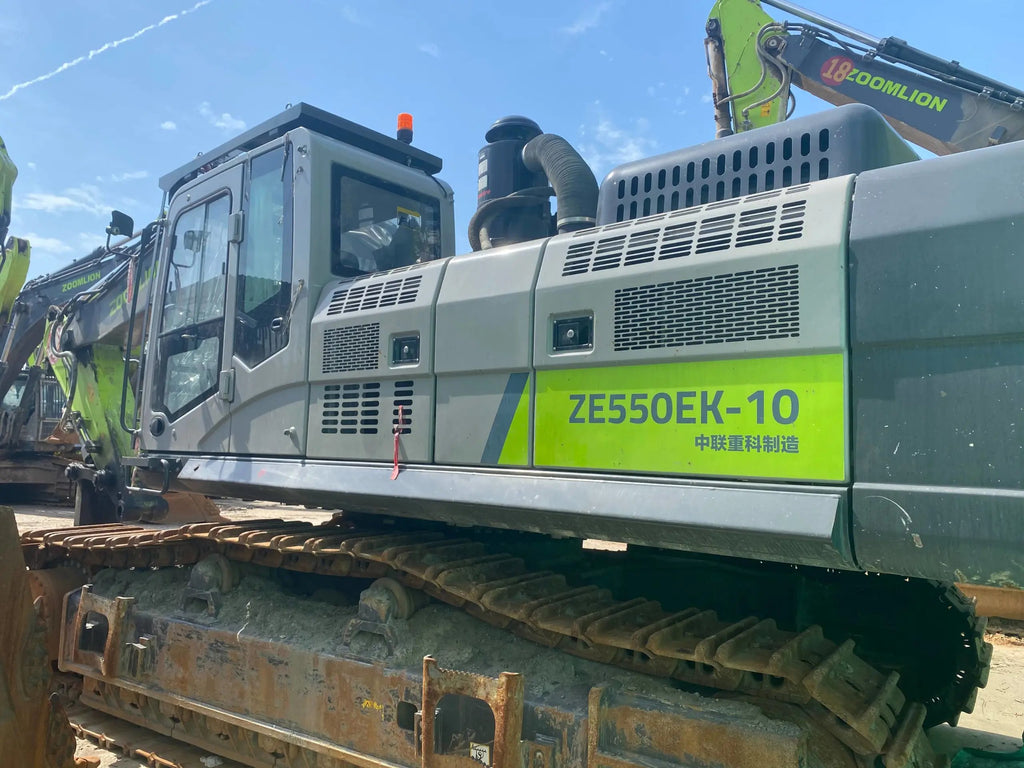 ZE550EK-10-1242 | 2021 (Jun) | 2,530 h | Xi’an — With bucket