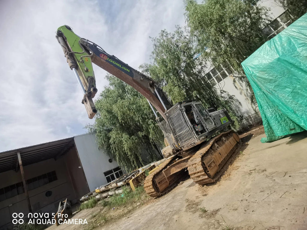ZE550EK-10-1241 | 2021 (Aug) | 3,841 h | Xi’an — HCD200 hydraulic breaker