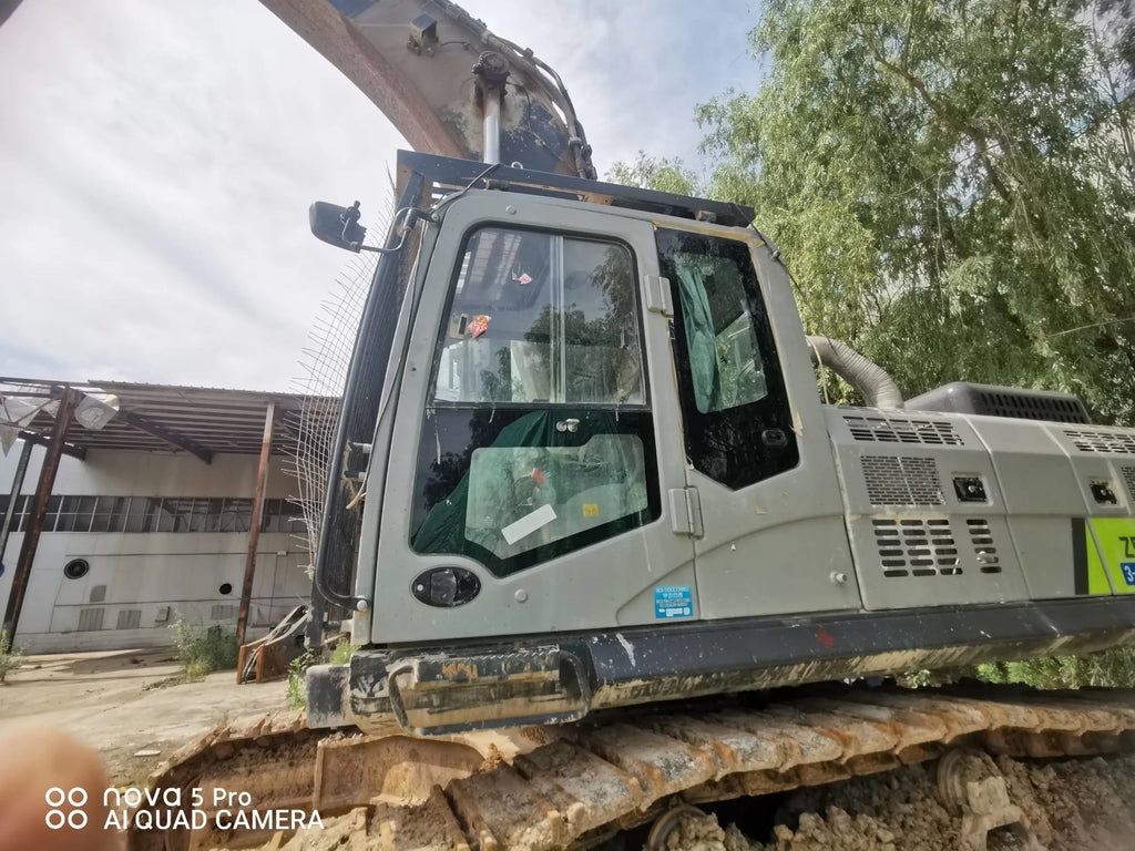 ZE550EK-10-1241 | 2021 (Aug) | 3,841 h | Xi’an — HCD200 hydraulic breaker
